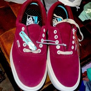 Brand new never worn maroon suede vans with comfy Cush soles